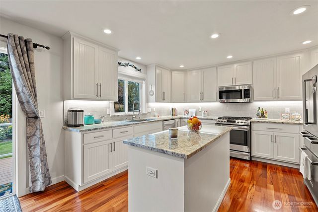 1057 Cascade Lane, Camano Island, WA 98282