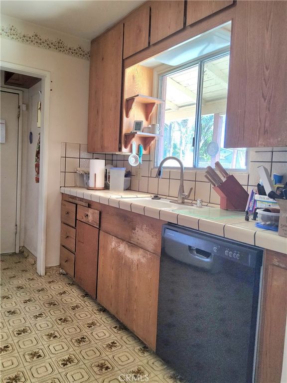 Image 5 of property listing at 7334 Garden, Riverside, CA 92504