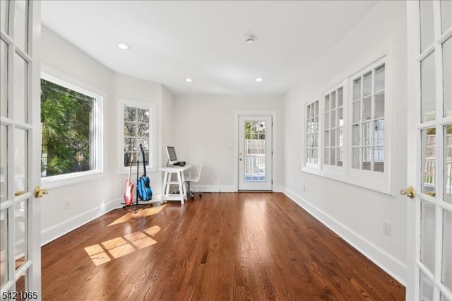 27 Barnsdale Rd, Millburn Twp., NJ 07078