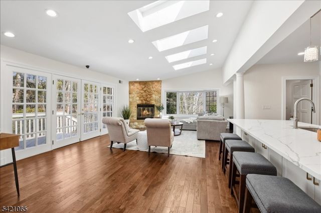 27 Barnsdale Rd, Millburn Twp., NJ 07078