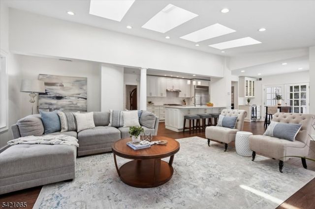 27 Barnsdale Rd, Millburn Twp., NJ 07078