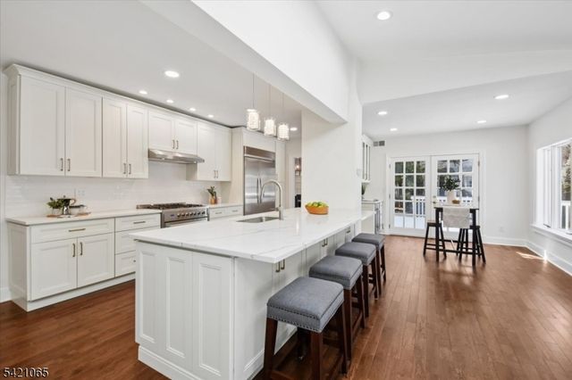 27 Barnsdale Rd, Millburn Twp., NJ 07078