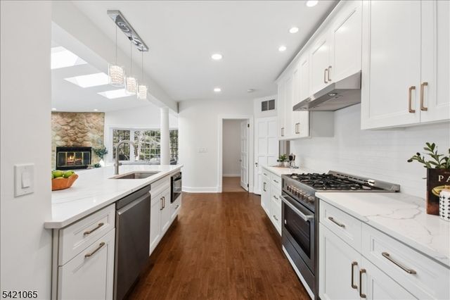 27 Barnsdale Rd, Millburn Twp., NJ 07078