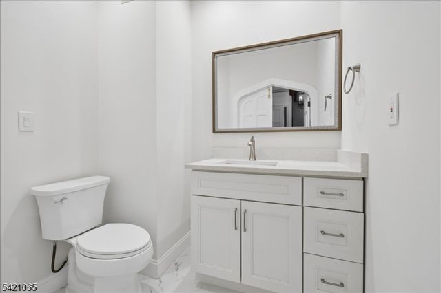 27 Barnsdale Rd, Millburn Twp., NJ 07078