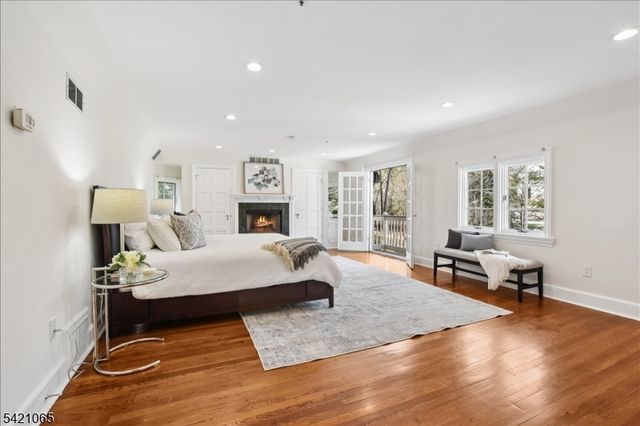 27 Barnsdale Rd, Millburn Twp., NJ 07078