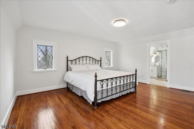 27 Barnsdale Rd, Millburn Twp., NJ 07078