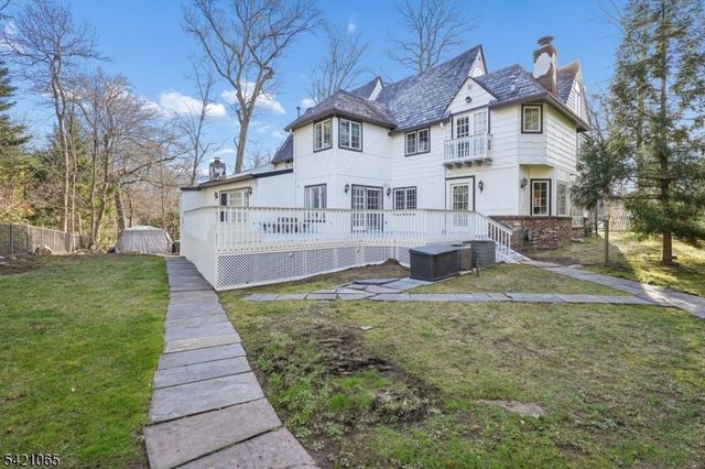 27 Barnsdale Rd, Millburn Twp., NJ 07078