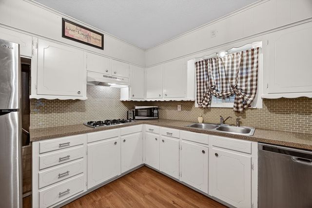 219 W Jefferson Street, Palmer, TX 75152