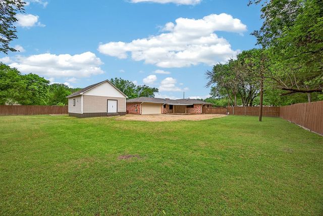 219 W Jefferson Street, Palmer, TX 75152