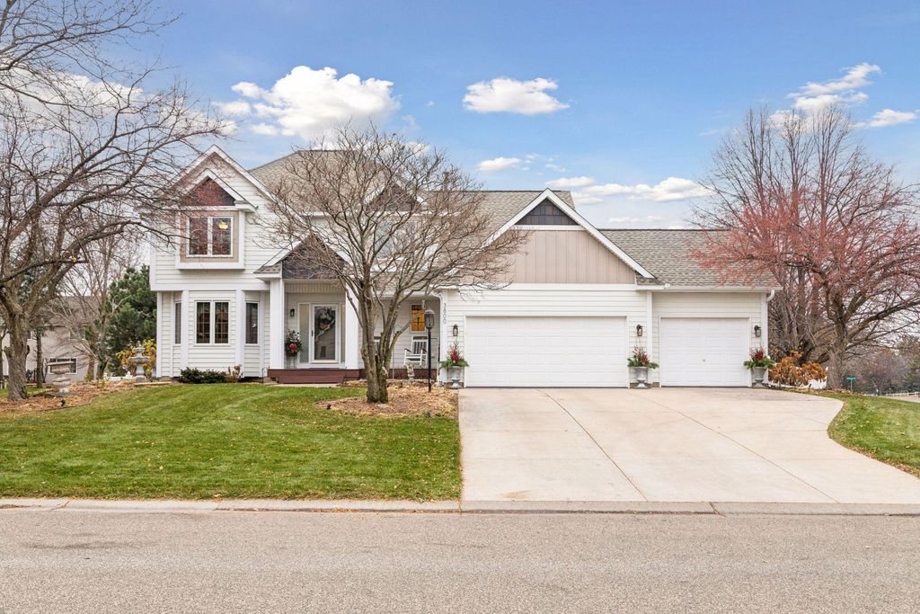3800 Jamestown Curve, Woodbury, MN 55129