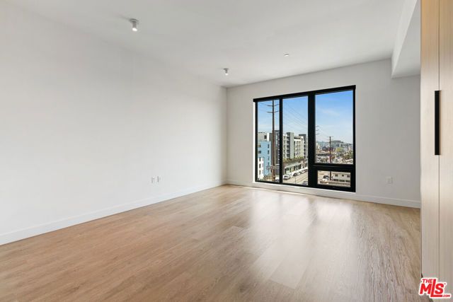 10700 Tabor Street 404, Los Angeles, CA 90034