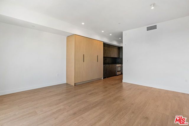 10700 Tabor Street 404, Los Angeles, CA 90034