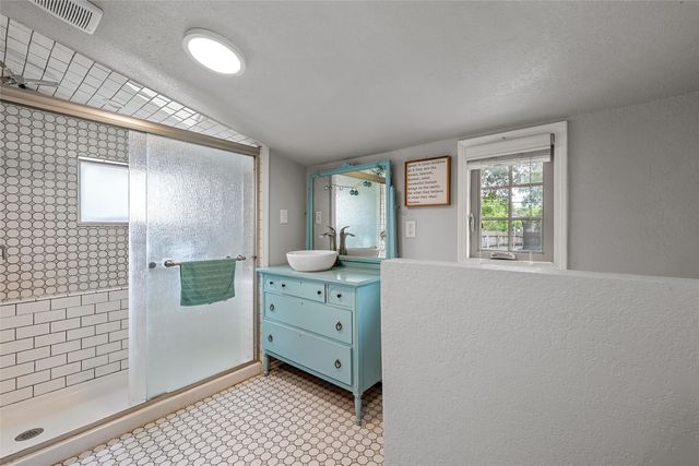 2530 Colcord Avenue, Waco, TX 76707