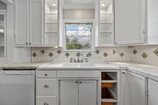 2530 Colcord Avenue, Waco, TX 76707
