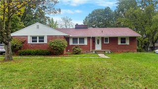 230 Deer Trail Avenue, Canfield, OH 44406