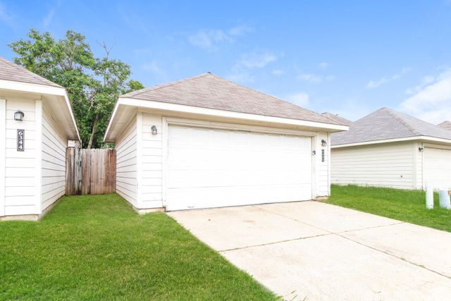 6402 Mountain Pines Lane, Katy, TX 77449