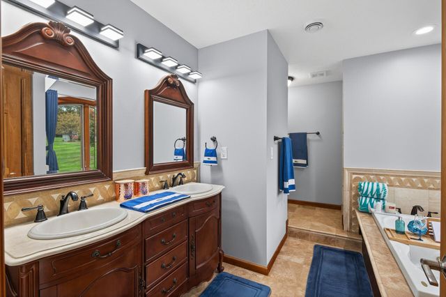3280 Williams Lane, Minnetrista, MN 55364