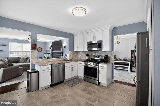 9 BROMLEY CT, Atco, NJ 08004