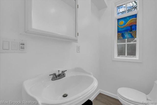 2085 Pontiac Drive, Sylvan Lake, MI 48320