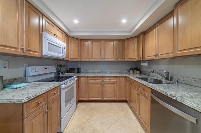 3250 S Ocean Boulevard 507n, Palm Beach, FL 33480