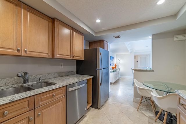 3250 S Ocean Boulevard 507n, Palm Beach, FL 33480