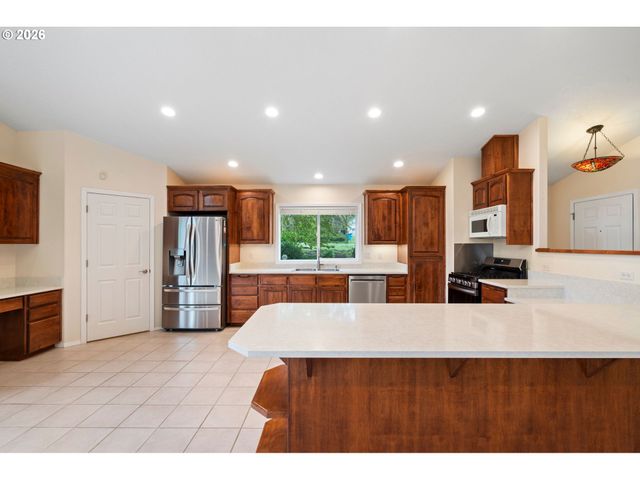 1716 Se 283RD Ave, Camas, WA 98607