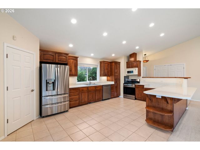 1716 Se 283RD Ave, Camas, WA 98607