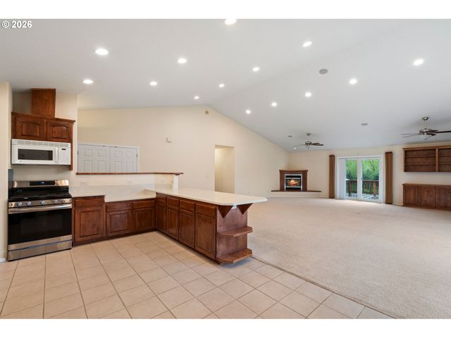 1716 Se 283RD Ave, Camas, WA 98607