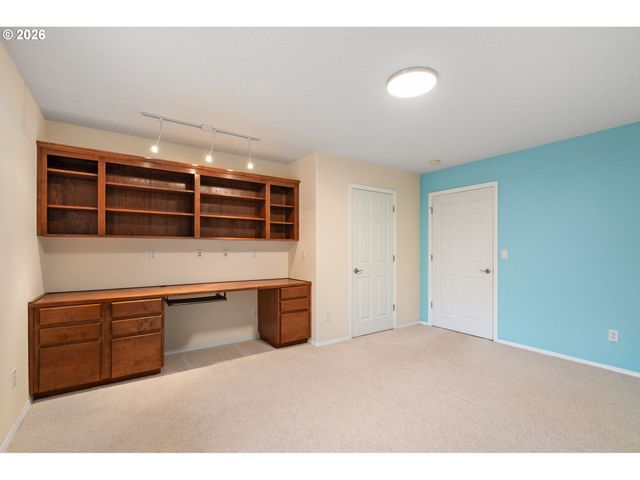 1716 Se 283RD Ave, Camas, WA 98607