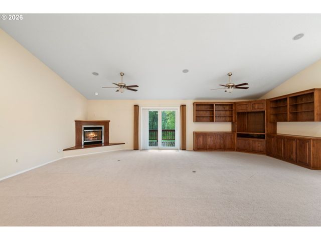 1716 Se 283RD Ave, Camas, WA 98607