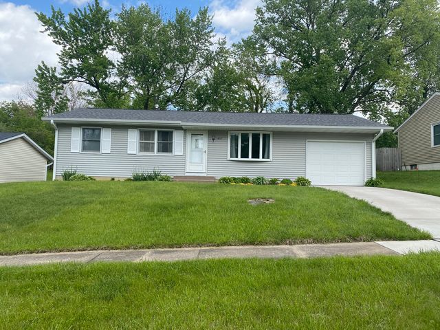 4117 Hillandale Road, Davenport, IA 52806