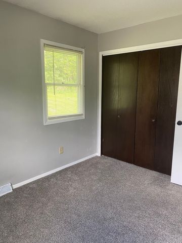 4117 Hillandale Road, Davenport, IA 52806