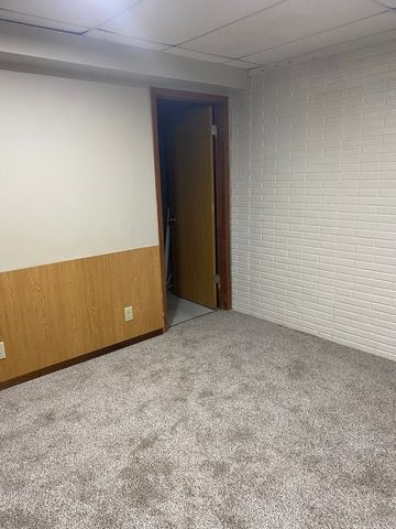 4117 Hillandale Road, Davenport, IA 52806