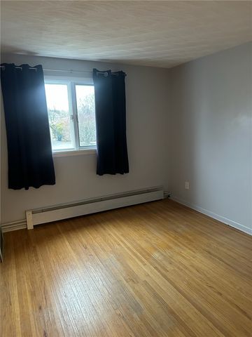 40 Flagstaff Drive, Irondequoit, NY 14622