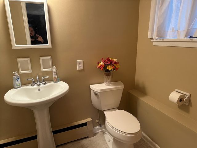 40 Flagstaff Drive, Irondequoit, NY 14622