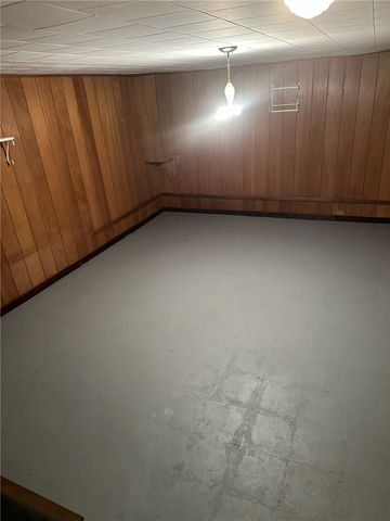 40 Flagstaff Drive, Irondequoit, NY 14622