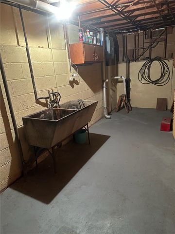 40 Flagstaff Drive, Irondequoit, NY 14622