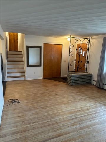 40 Flagstaff Drive, Irondequoit, NY 14622