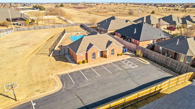 2712 NW 171st Street, Edmond, OK 73012