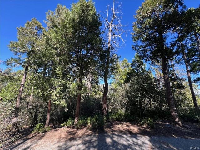 27530 North Bay Road, Lake Arrowhead, CA 92352