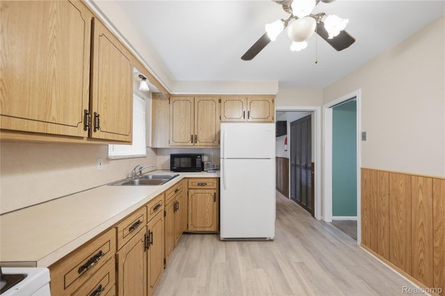 27856 Brush Street, Madison Heights, MI 48071