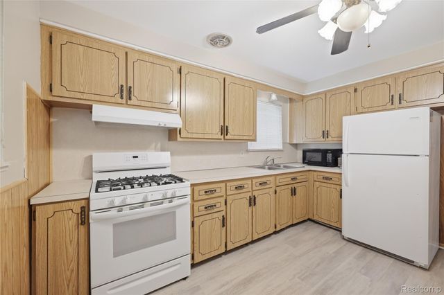 27856 Brush Street, Madison Heights, MI 48071