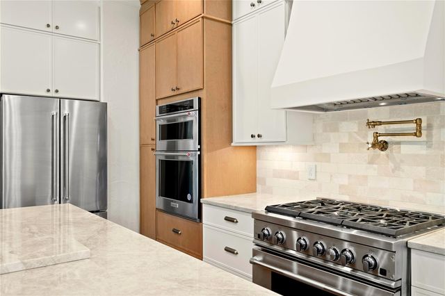 2936 W KNIGHTS AVENUE B, Tampa, FL 33611