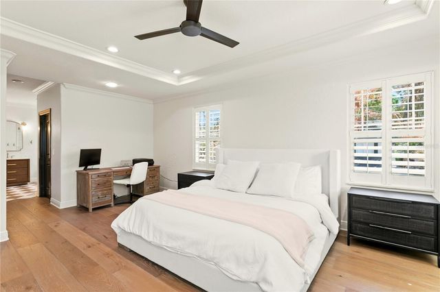 2936 W KNIGHTS AVENUE B, Tampa, FL 33611