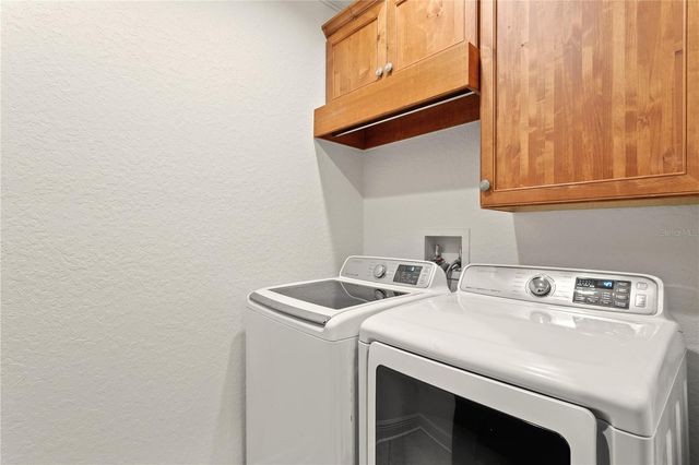 2936 W KNIGHTS AVENUE B, Tampa, FL 33611