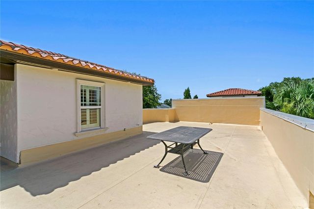 2936 W KNIGHTS AVENUE B, Tampa, FL 33611