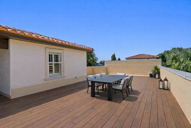 2936 W KNIGHTS AVENUE B, Tampa, FL 33611