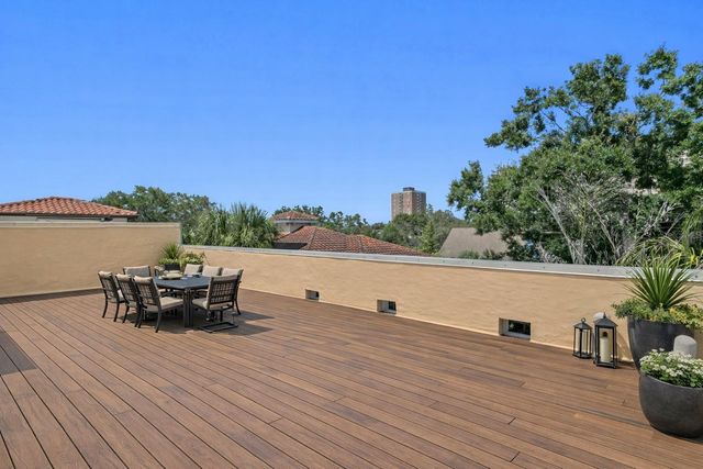 2936 W KNIGHTS AVENUE B, Tampa, FL 33611