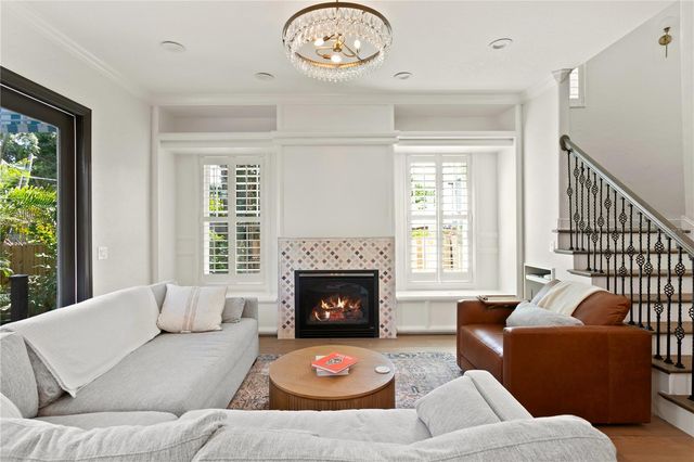 2936 W KNIGHTS AVENUE B, Tampa, FL 33611