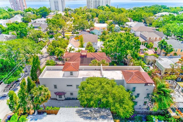 2936 W KNIGHTS AVENUE B, Tampa, FL 33611